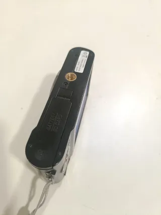 Cámara Digital Negra y Multicolor