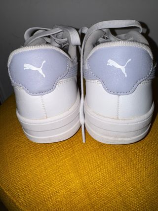 Zapatillas Puma Blancas y Moradas