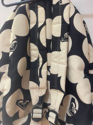 Mochila Roxy lunares beige y negra