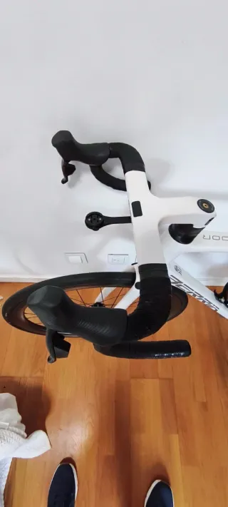 Berria Belador 8.1 TallaL SRAM Rival AXS Zipp 303S