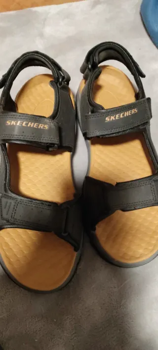 Sandalias Skechers Relaxed Fit Gris/Amarillo