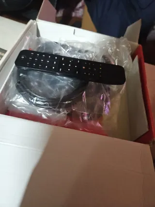 Descodificador Vodafone TV con mando