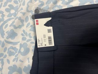 Pantalón de traje Uniqlo azul con rayas