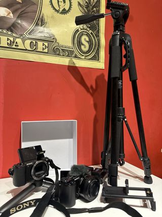 cámara Sony – ZV-E10 + A5100 con muchos accesorios