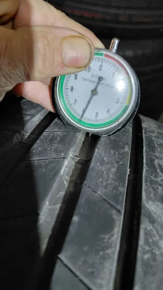 Neumático 225/50/17