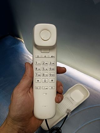 Teléfono compacto Gigaset DA210 para poner o montar en pared