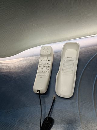 Teléfono compacto Gigaset DA210 para poner o montar en pared