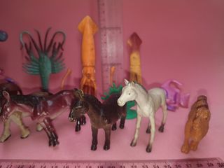 Lote animales de plástico