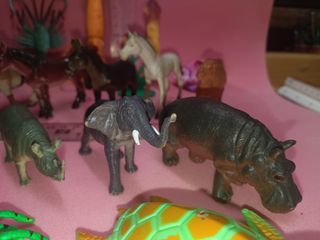 Lote animales de plástico