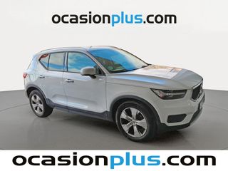 Volvo XC40 T3 Momentum 120 kW (163 CV)