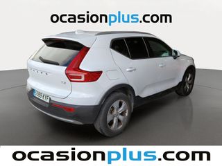 Volvo XC40 T3 Momentum 120 kW (163 CV)