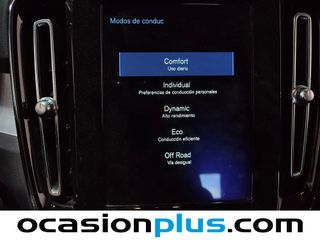 Volvo XC40 T3 Momentum 120 kW (163 CV)