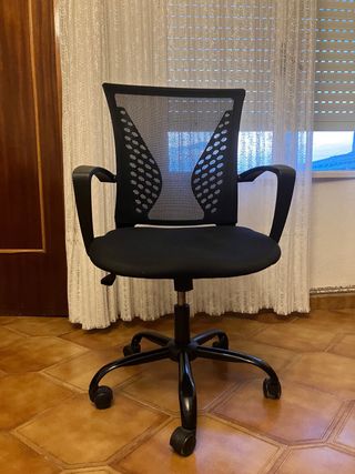 Silla de oficina ergonómica negra