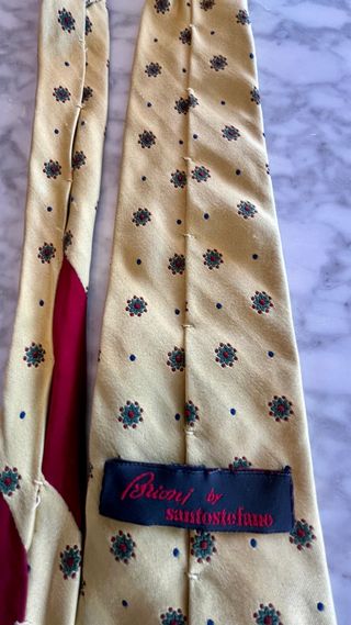 Corbata. Brioni .