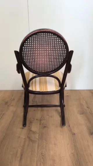 MECEDORA MADERA MEDIANA ANTIGUA EN BUEN ESTADO