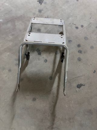 Soporte Tour Pack Desmontable Harley