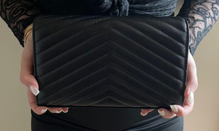 Cartera YSL Negra con Cadena Dorada