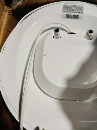 Calentador de Agua Eléctrico - Ariston