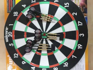 Diana de papel Unicorn XL 17 con dardos