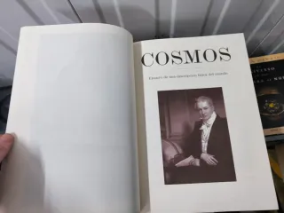 Cosmos ensayo de una descripción física del mundo
