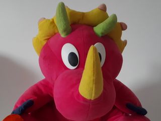 Peluche Dragón Busca Una Adopción