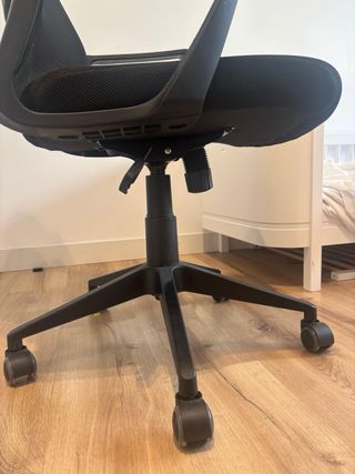 Silla de oficina ergonómica negra