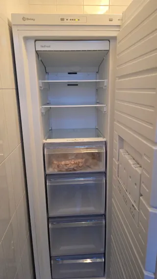 Congelatore verticale Balay