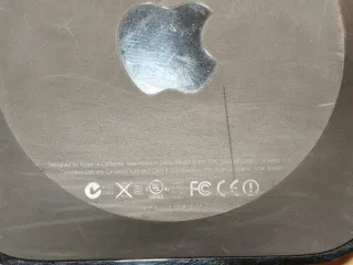 Apple TV con mando y cable