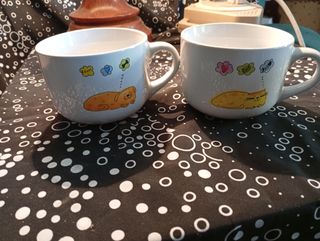 Tazones de cerámica con dibujos