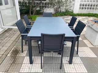 Mesa de jardín con 8 sillas