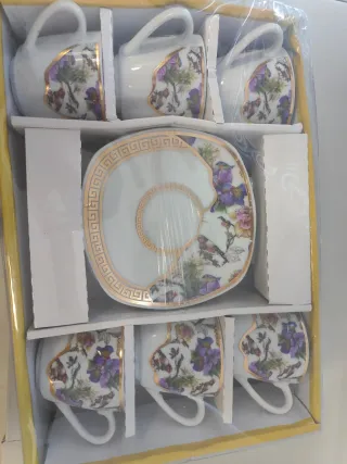 Juego de Tazas de Porcelana con Diseño Floral