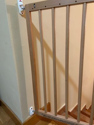 Barrera seguridad bebé BabyDan madera