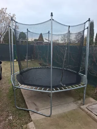 Cama elástica con red de seguridad