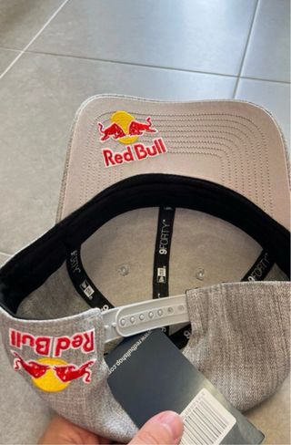 Gorra New Era Red Bull Gris
