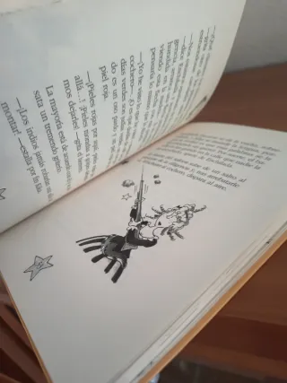 Kika Superbruja y los indios (Spanish Edition)