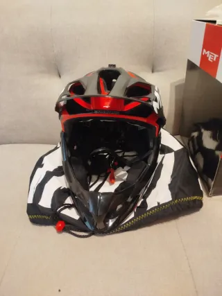 Casco Met Parachute Integral Talla M