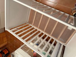 Cuna de madera blanca