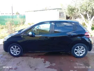 Peugeot 208 2014