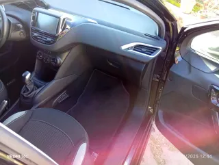 Peugeot 208 2014