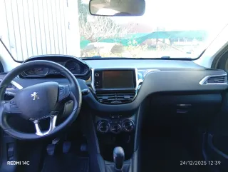 Peugeot 208 2014
