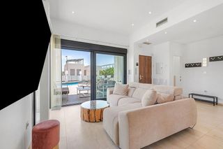 Chalet en venta en Campos de Golf - Villa Martin - Los Dolses en Orihuela