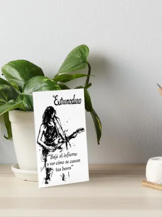 Camiseta y productos variados de Extremoduro