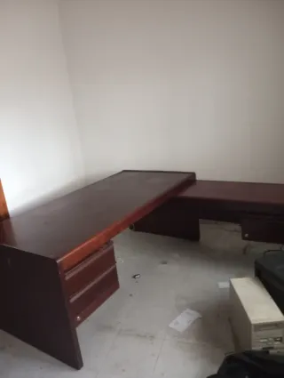 Escritorio y Librería de Madera