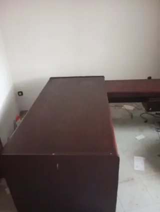 Escritorio y Librería de Madera