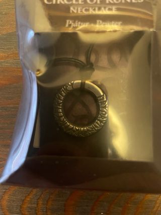 Colgante Círculo de Runas Pjátur Pewter
