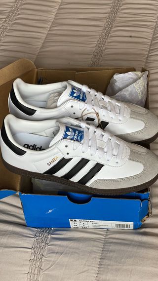 Zapatillas Adidas Blancas y Grises