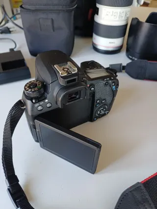 Cámara Canon EOS 77D + Sigma 15-50 mm 2.8