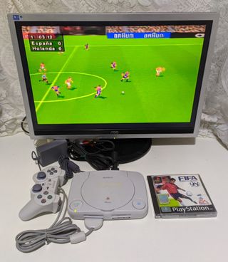 Sony PlayStation 1 PSOne SCPH-102 C-H-I.-P + FIFA