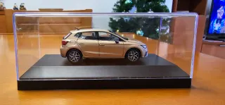 Maqueta Seat Ibiza Colección Mystic Magenta