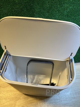 Cubo de basura colgante